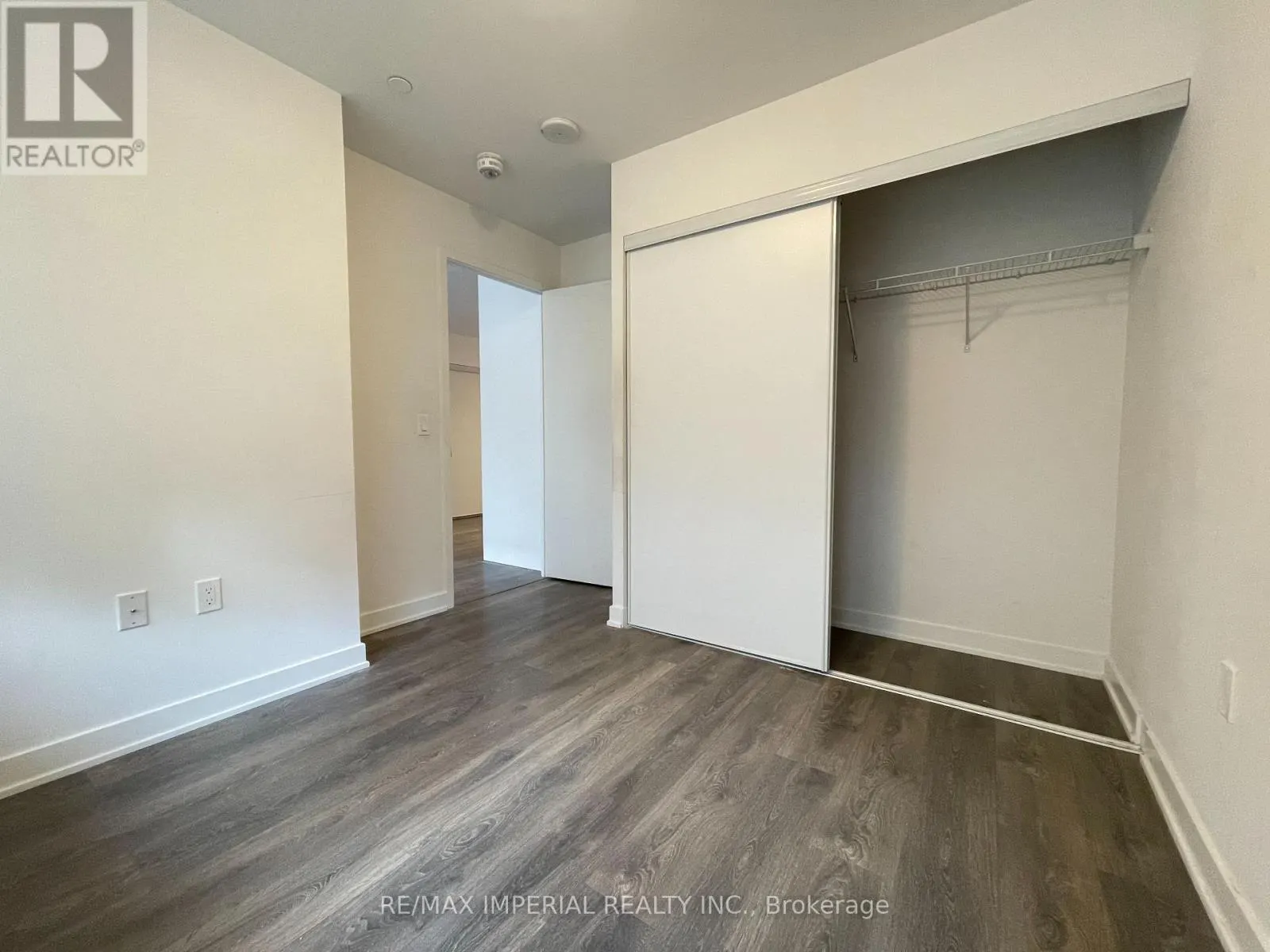 405 - 195 REDPATH AVENUE