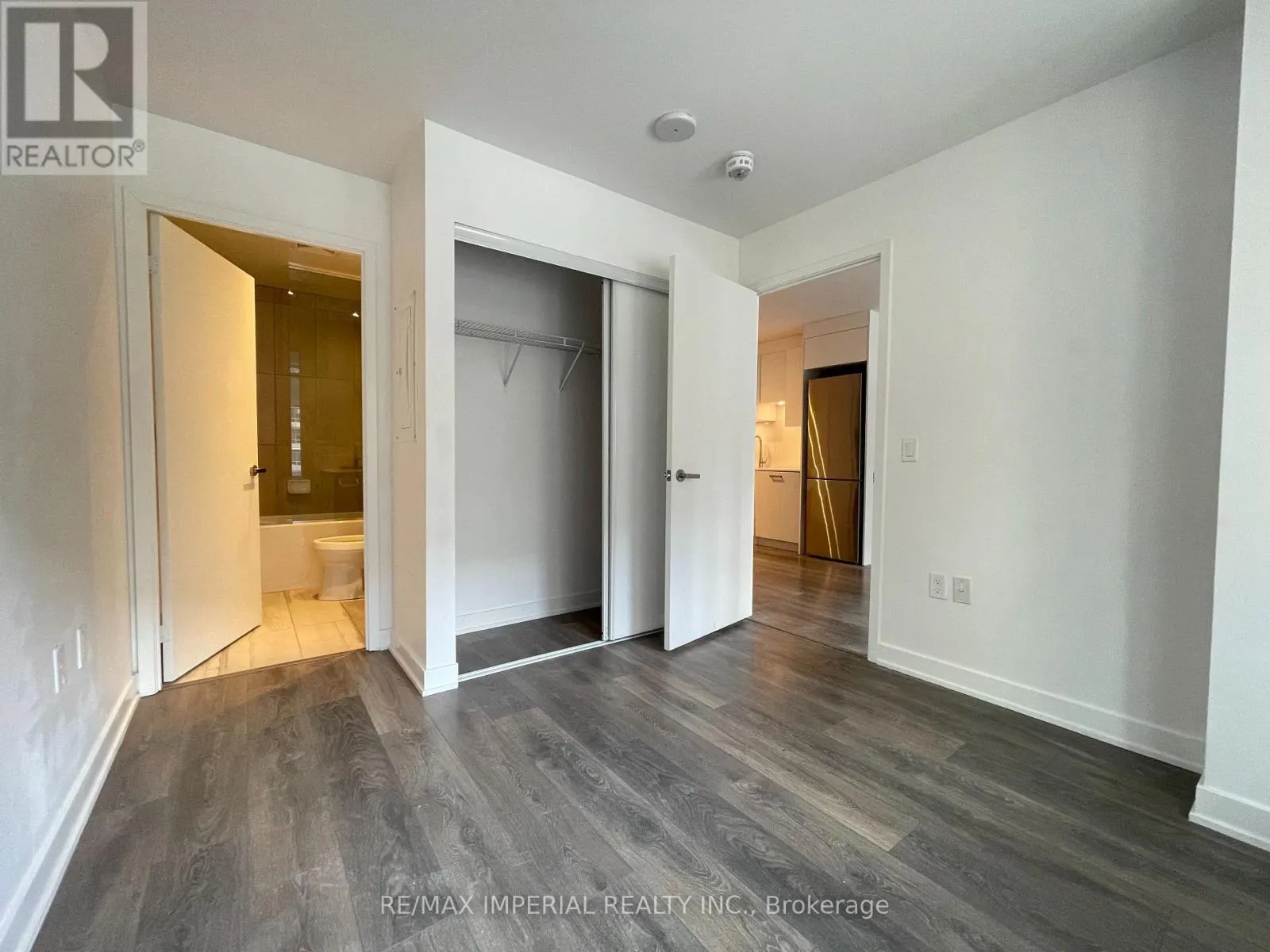 405 - 195 REDPATH AVENUE