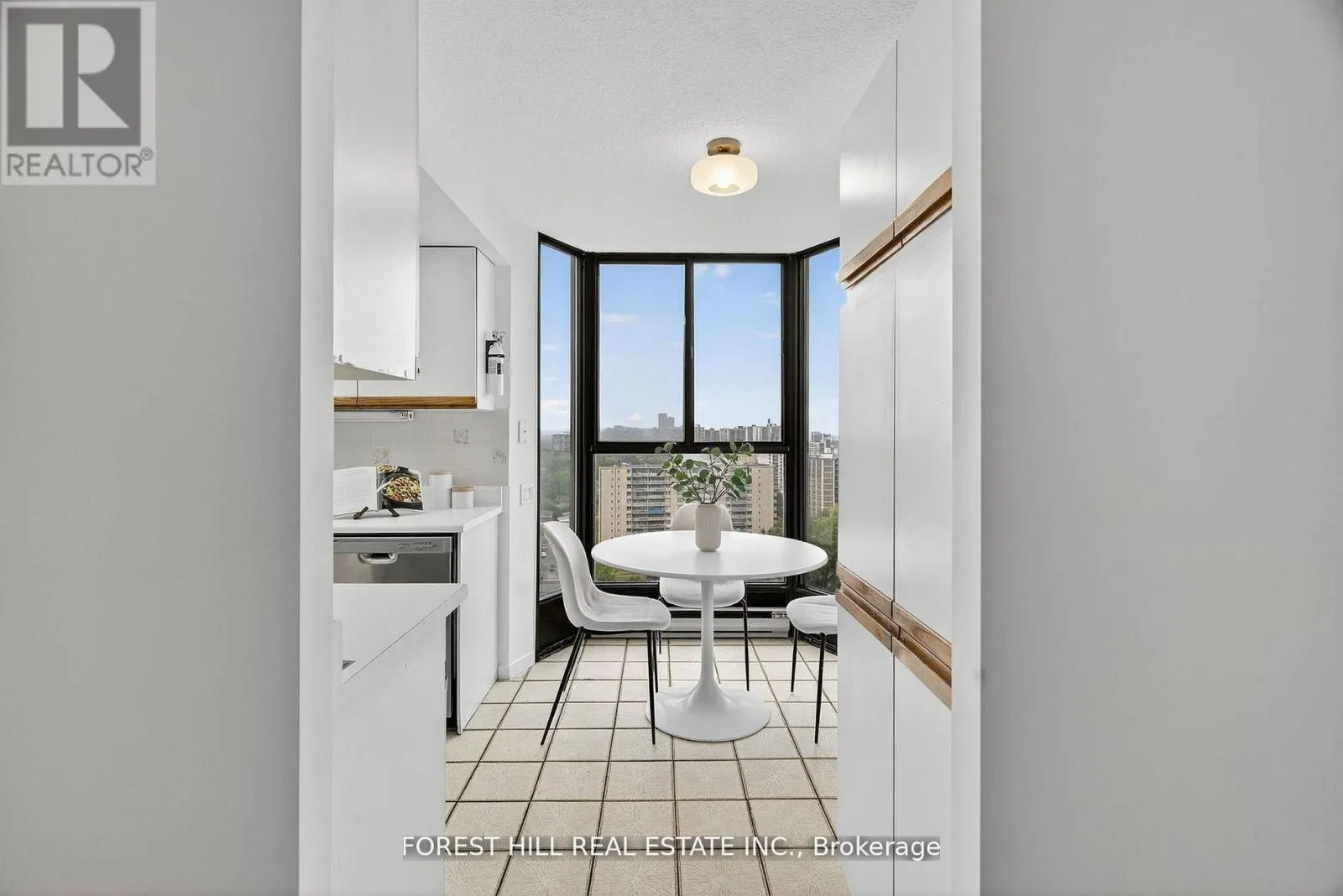 1802 - 80 ANTIBES DRIVE