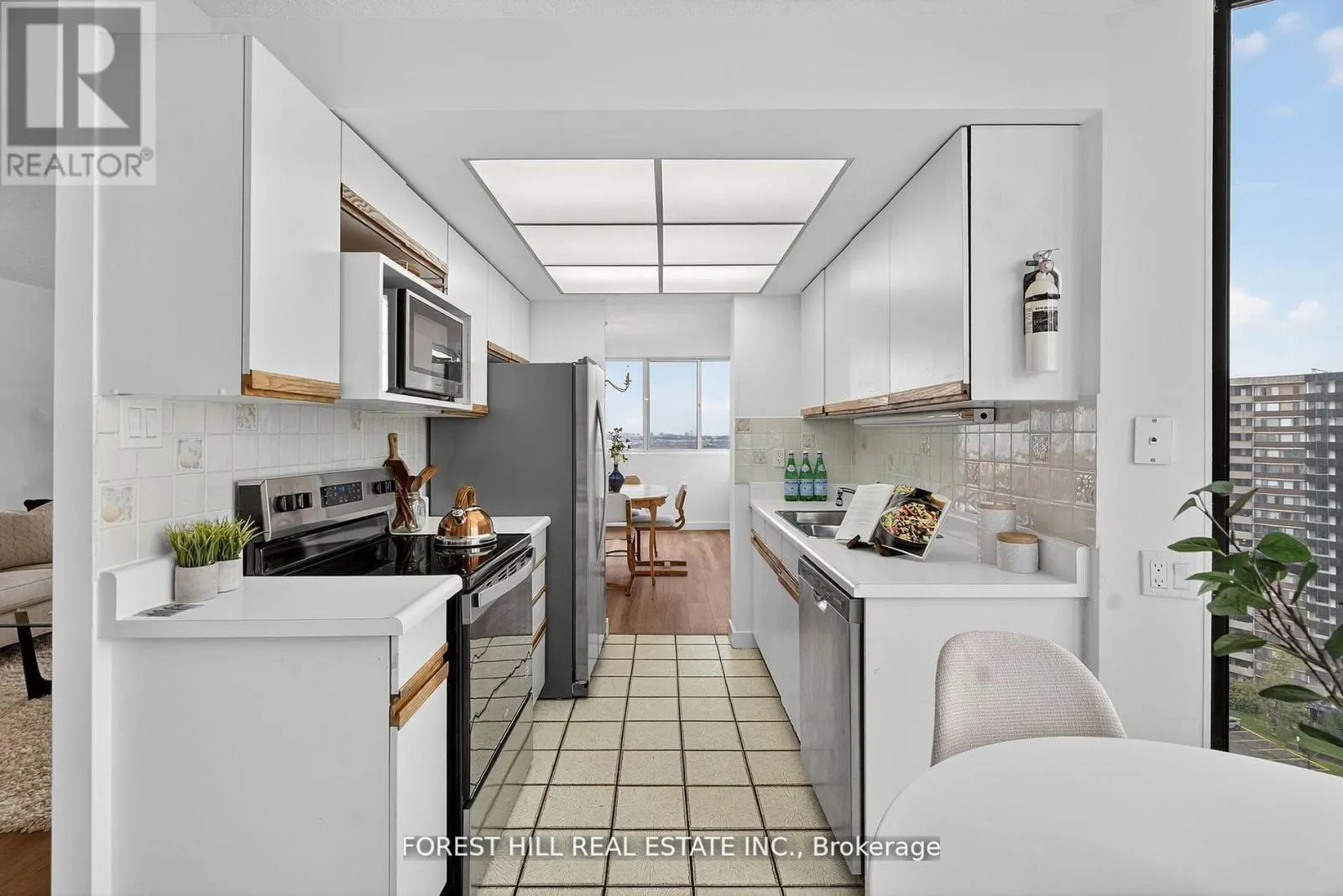 1802 - 80 ANTIBES DRIVE