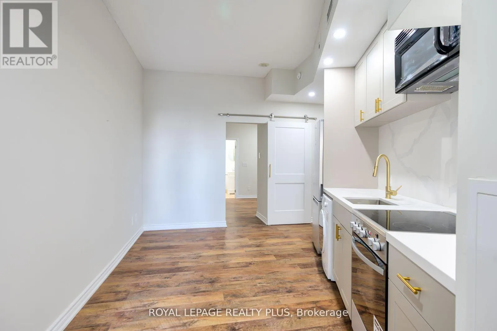 1706 - 1 KING STREET W