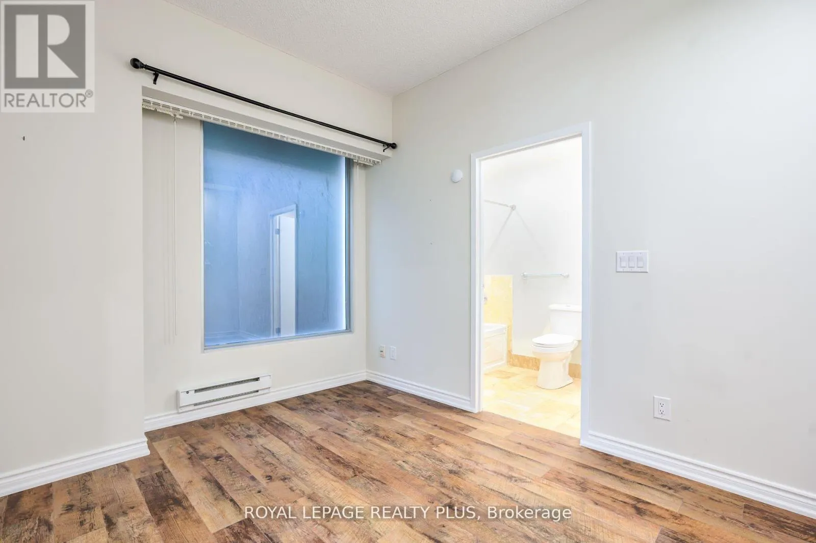 1706 - 1 KING STREET W