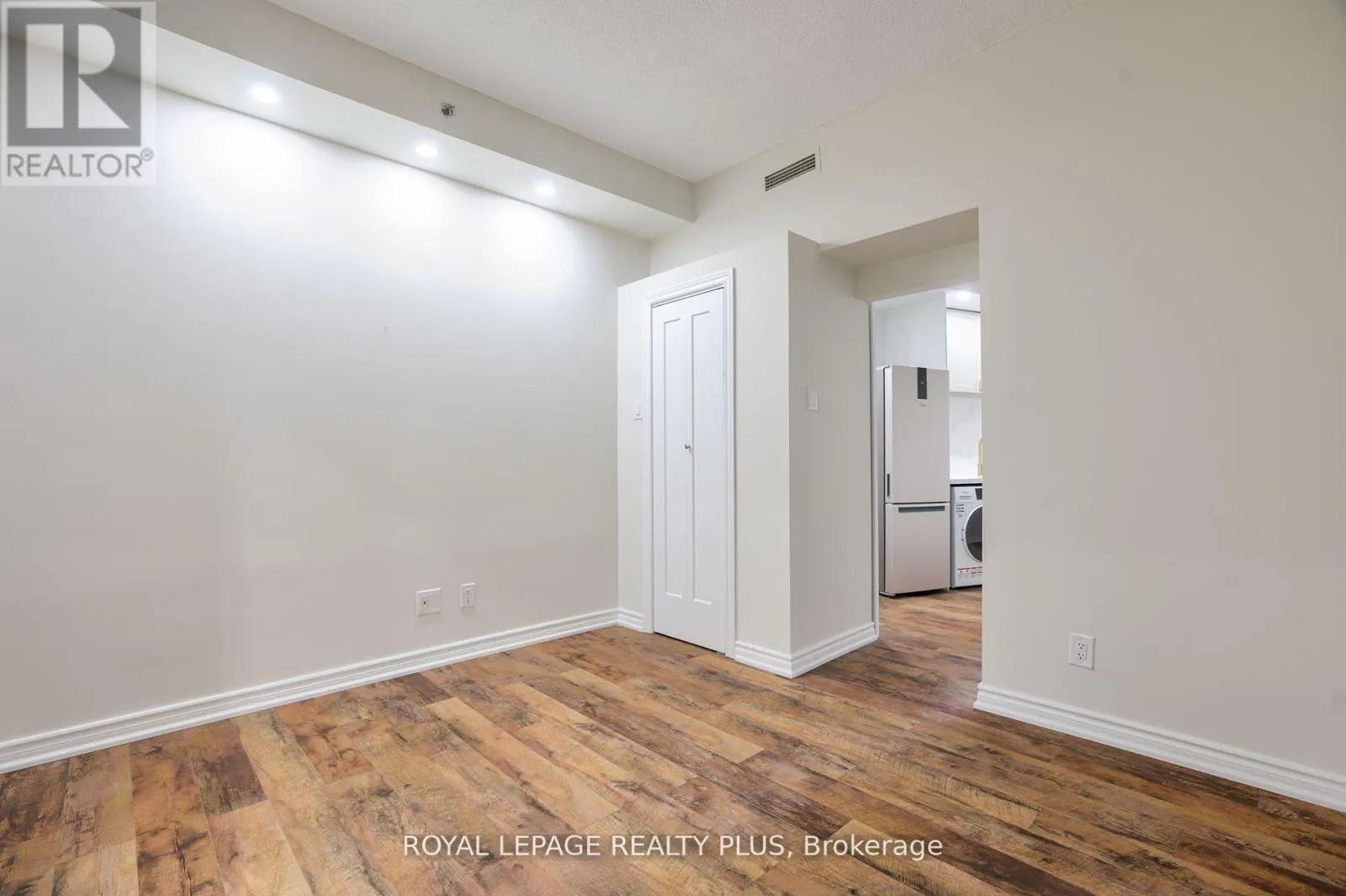 1706 - 1 KING STREET W