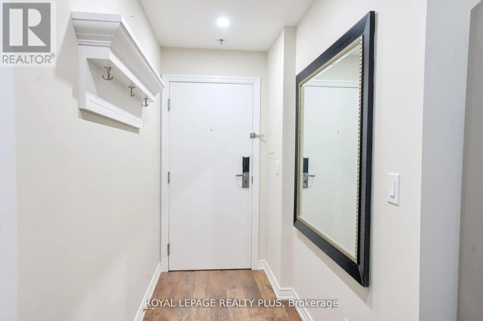 1706 - 1 KING STREET W