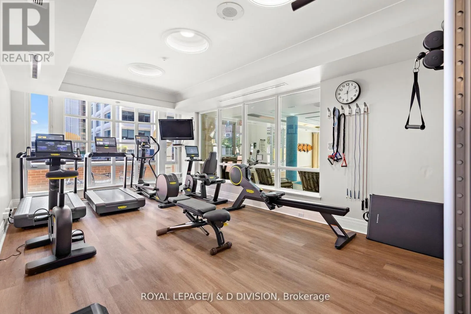 303 - 33 DELISLE AVENUE