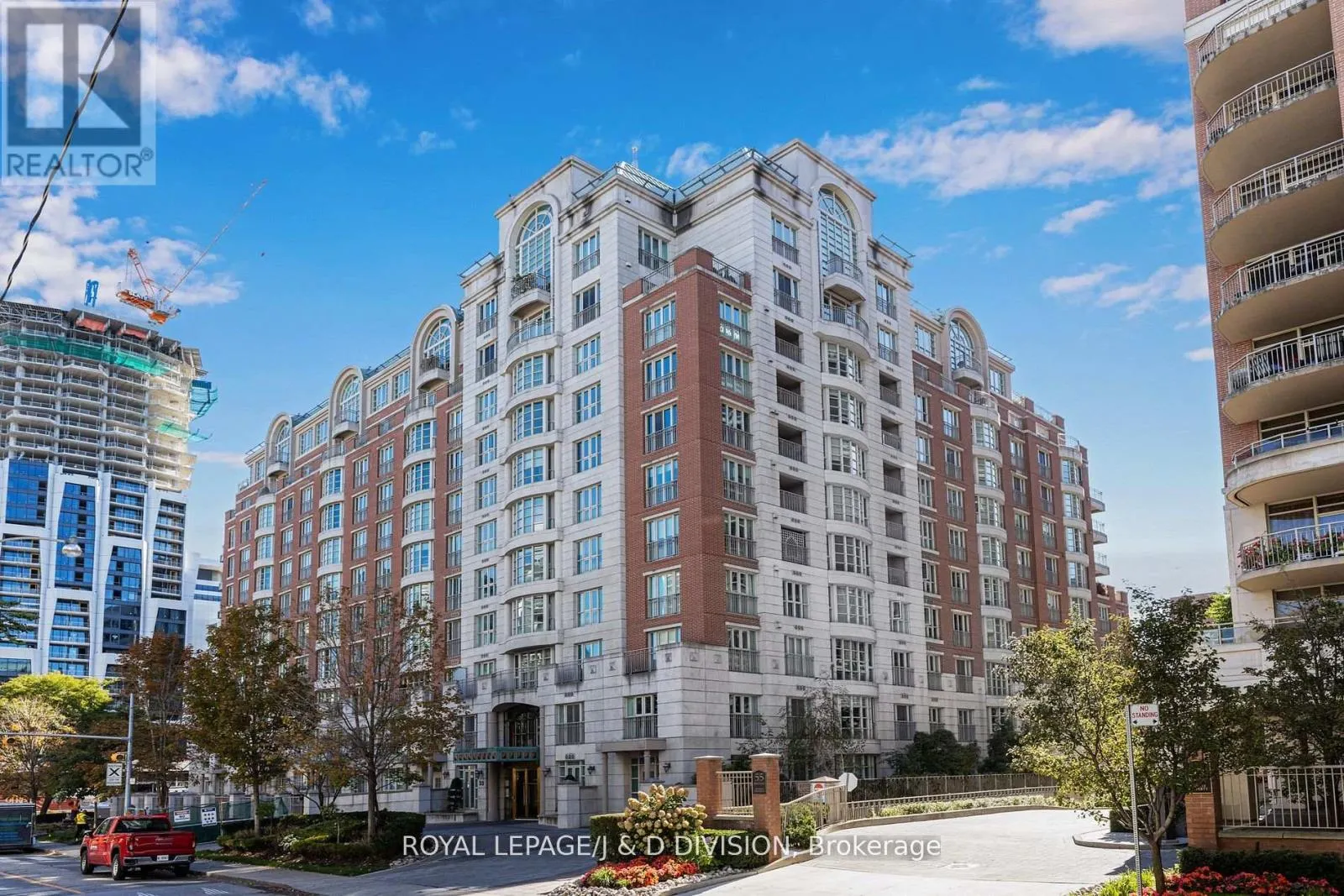 303 - 33 DELISLE AVENUE