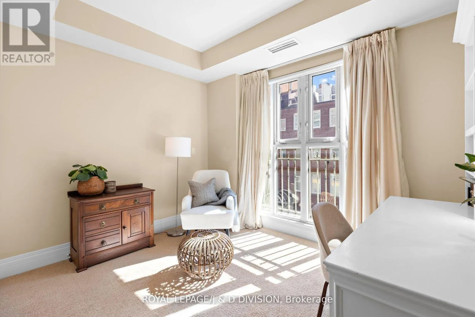 303 - 33 DELISLE AVENUE