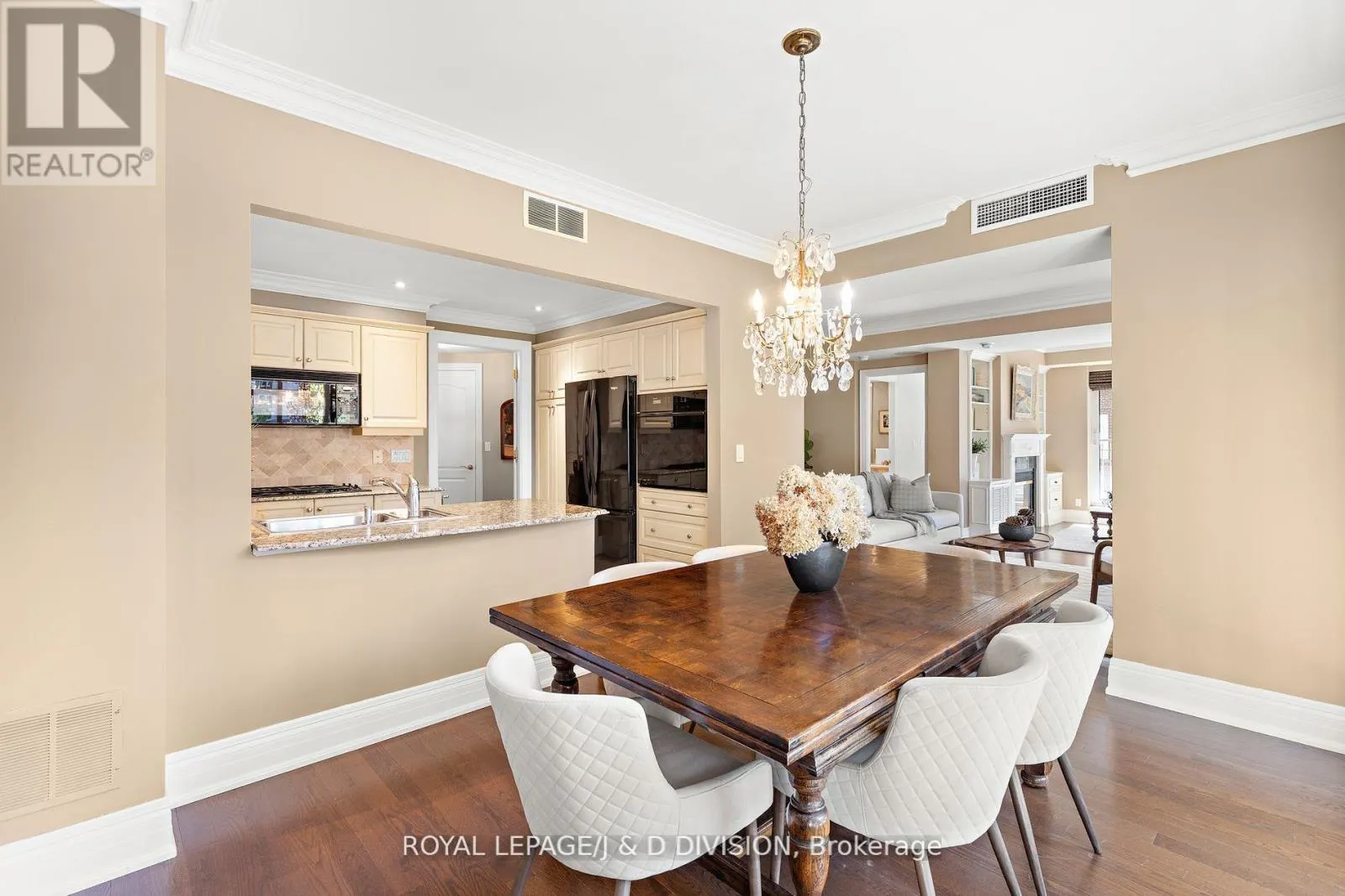 303 - 33 DELISLE AVENUE