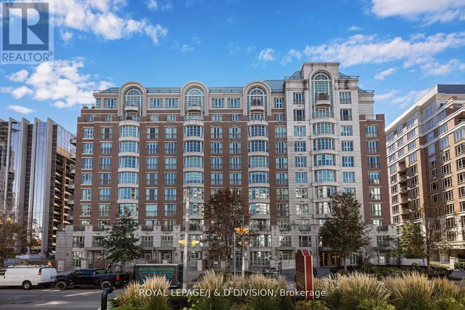 303 - 33 DELISLE AVENUE