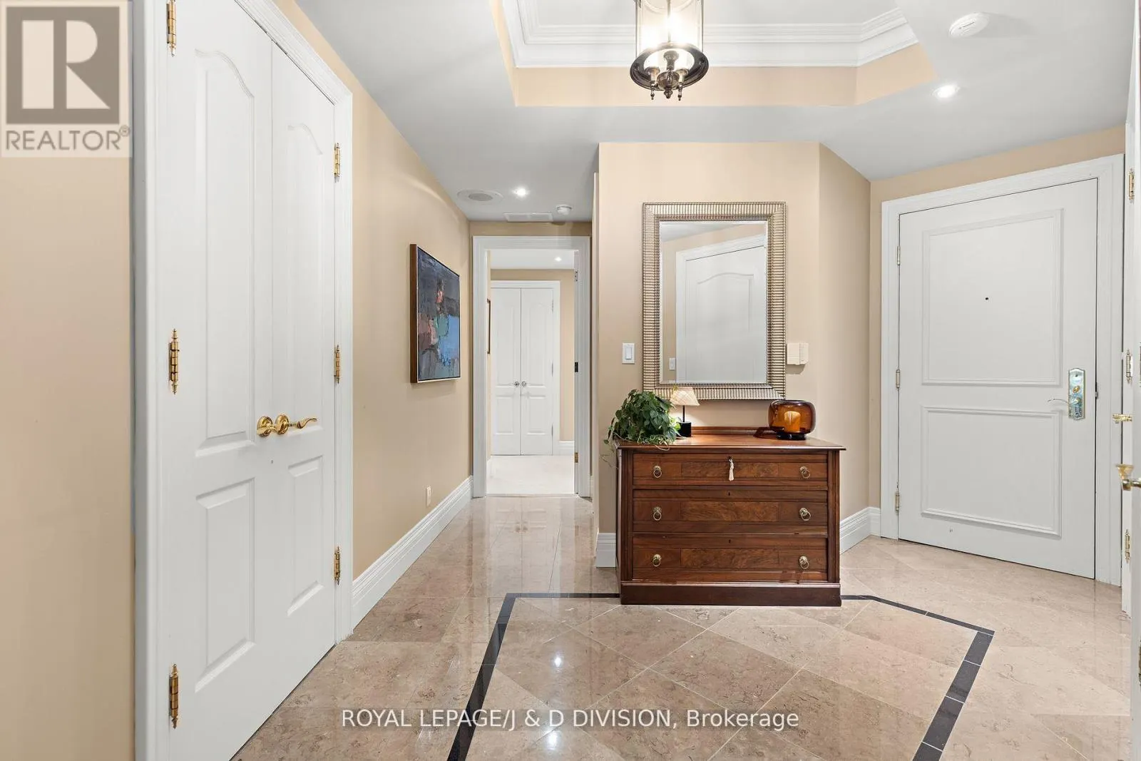 303 - 33 DELISLE AVENUE