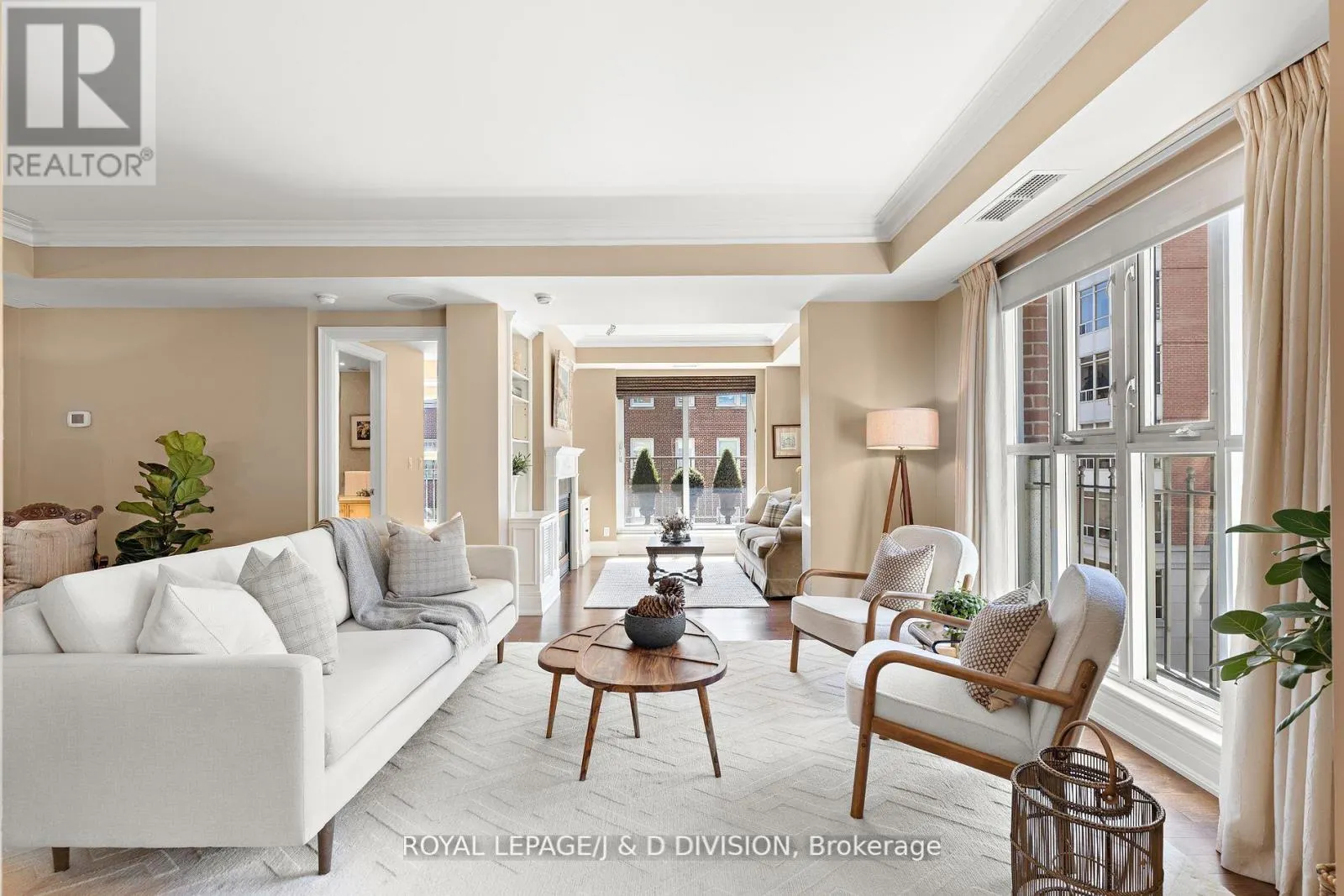 303 - 33 DELISLE AVENUE