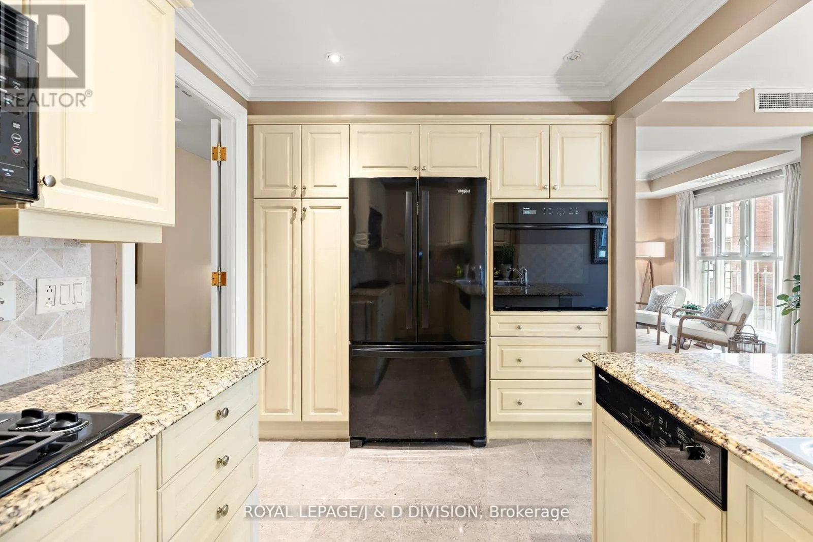 303 - 33 DELISLE AVENUE