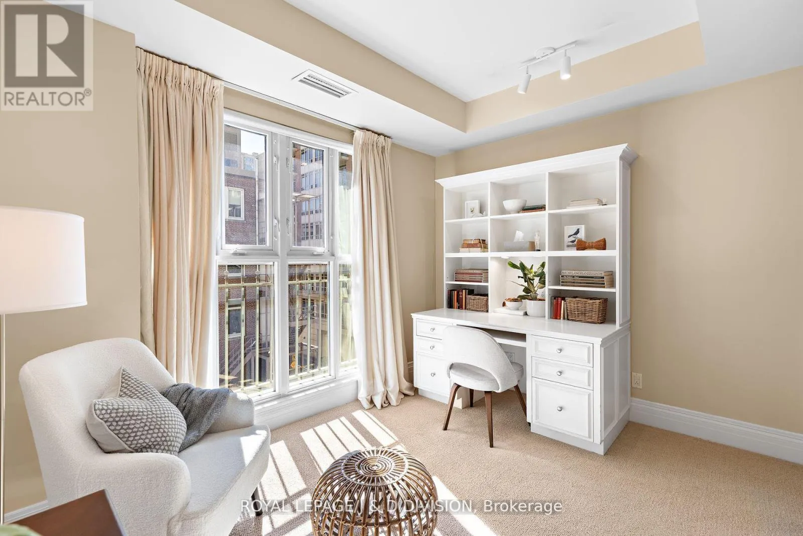 303 - 33 DELISLE AVENUE