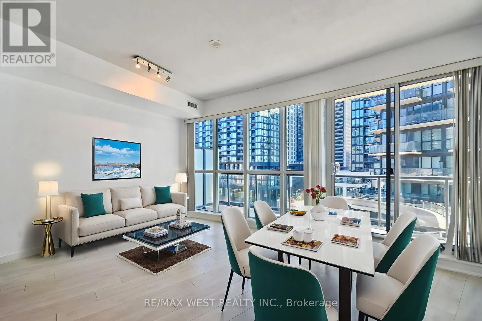 607 - 51 EAST LIBERTY STREET