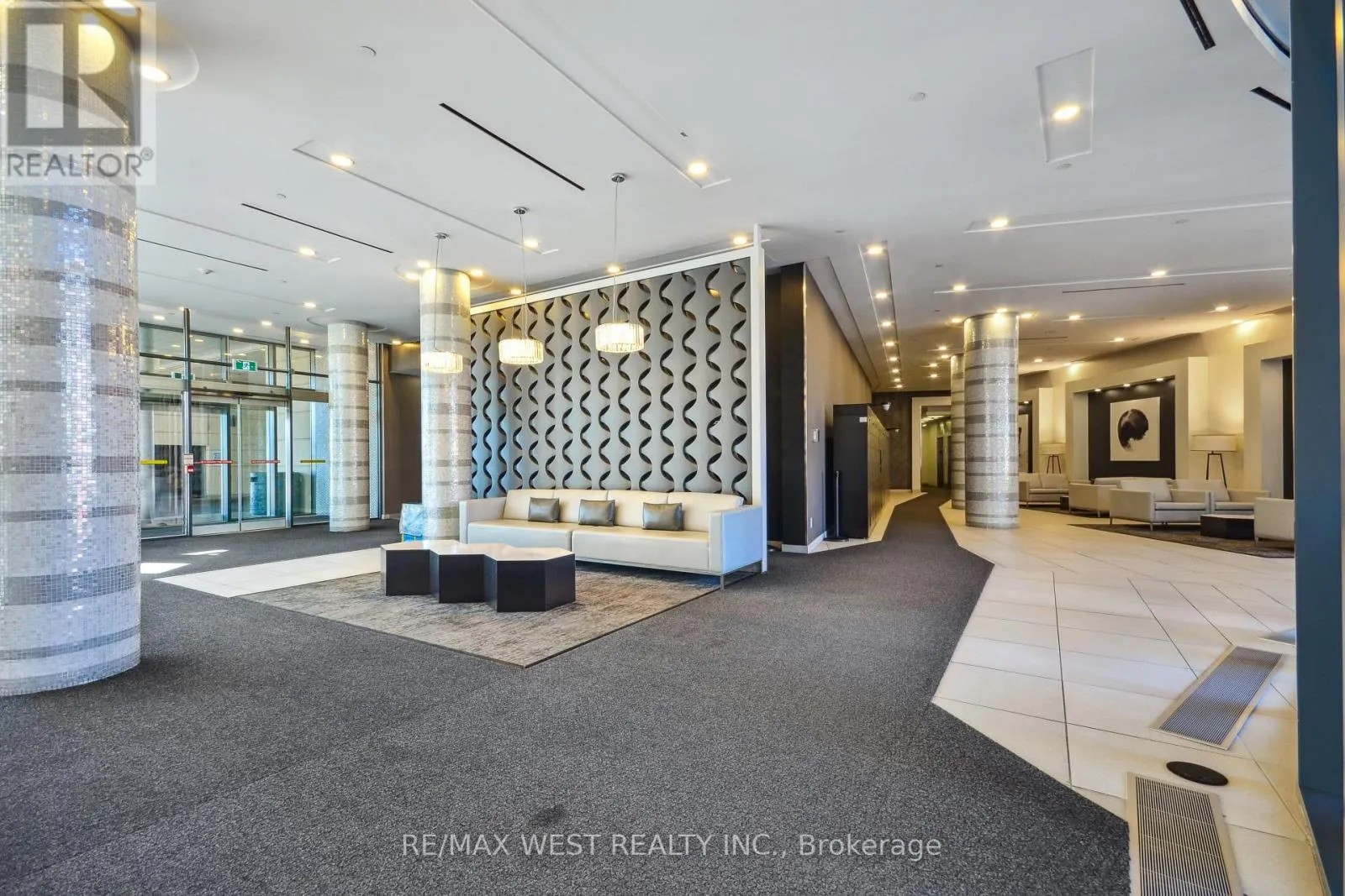 607 - 51 EAST LIBERTY STREET