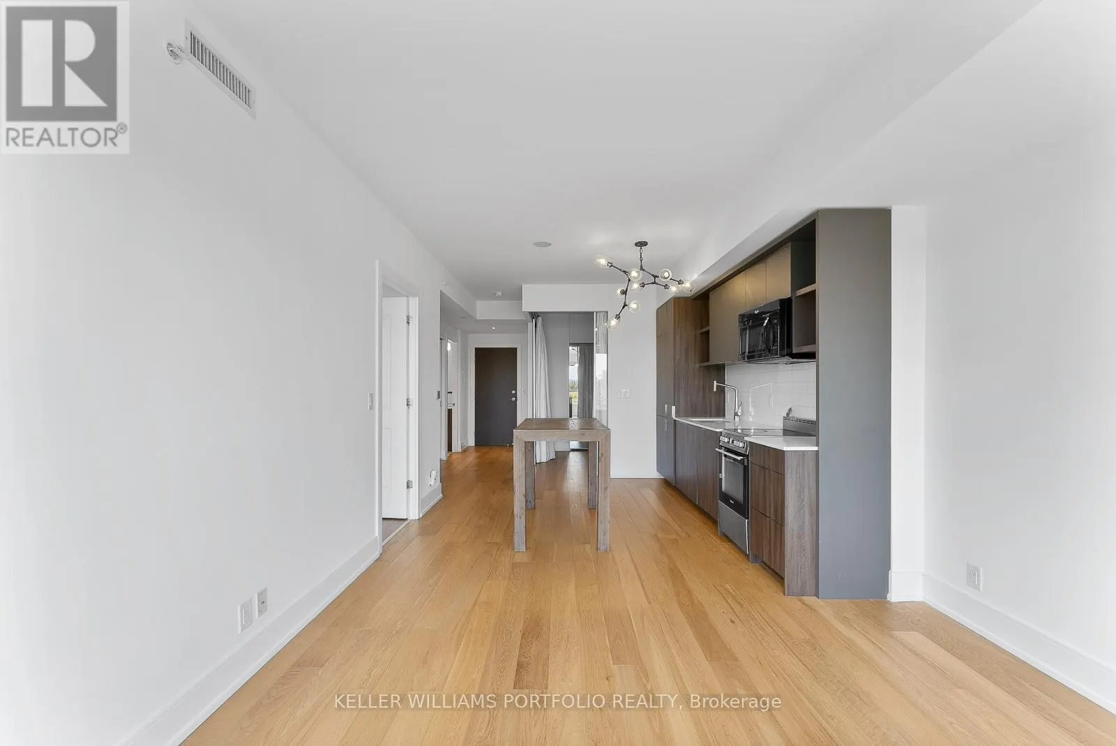 310 - 6 PARKWOOD AVENUE