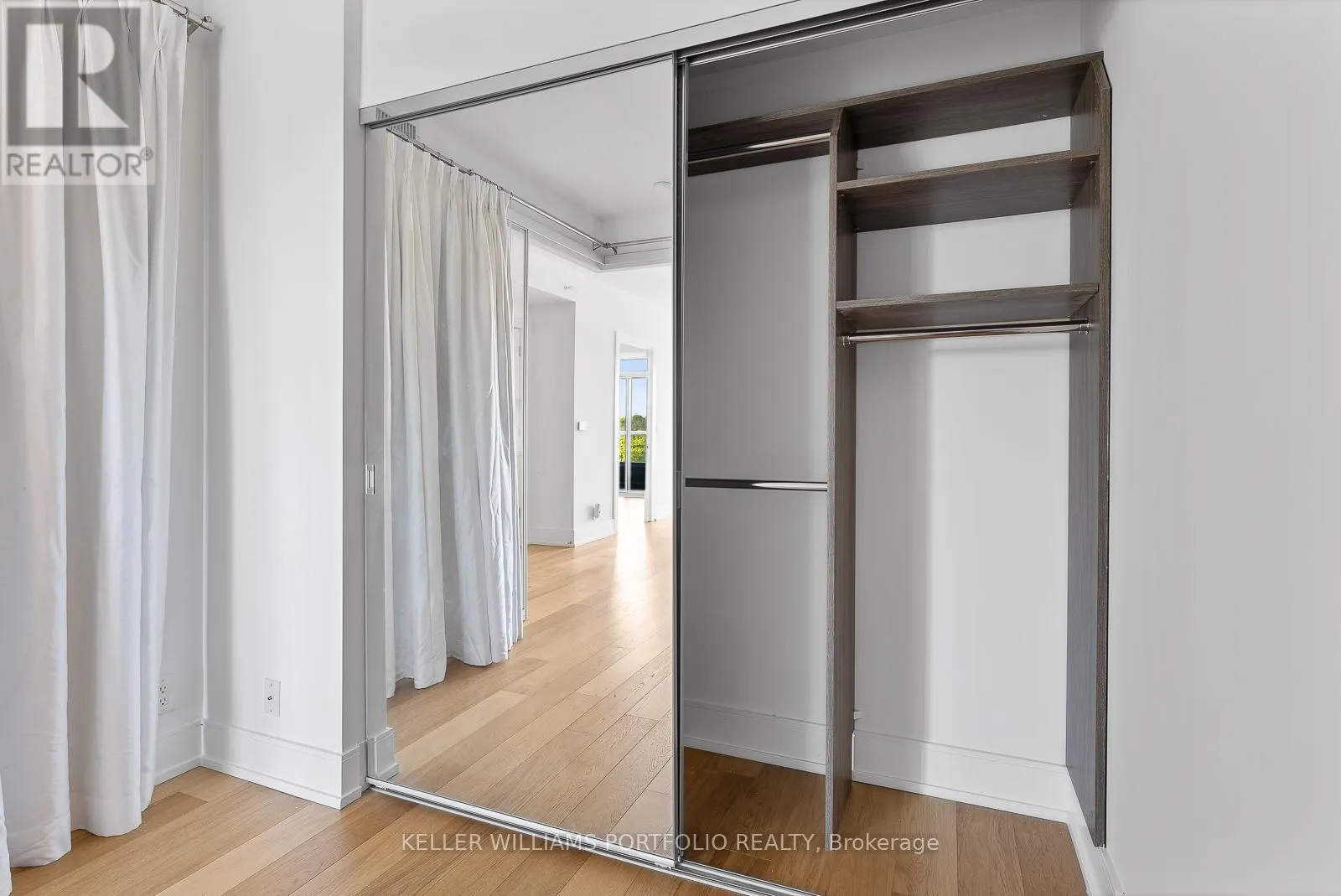 310 - 6 PARKWOOD AVENUE