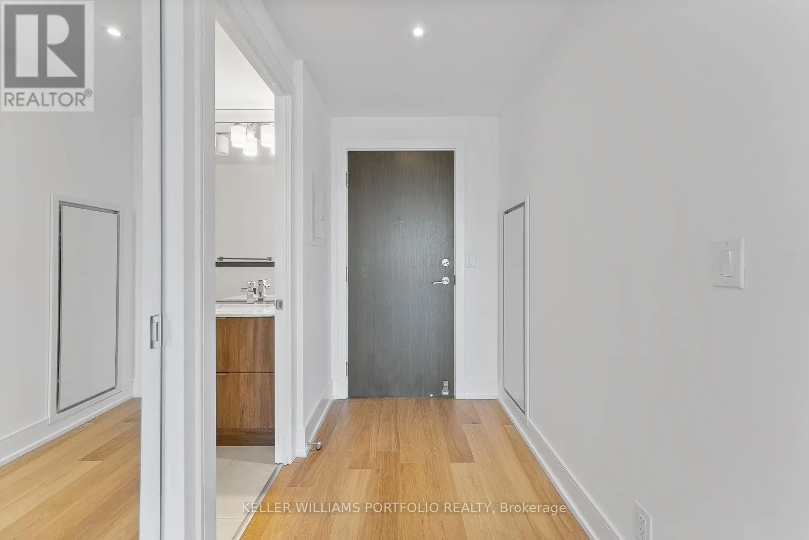 310 - 6 PARKWOOD AVENUE