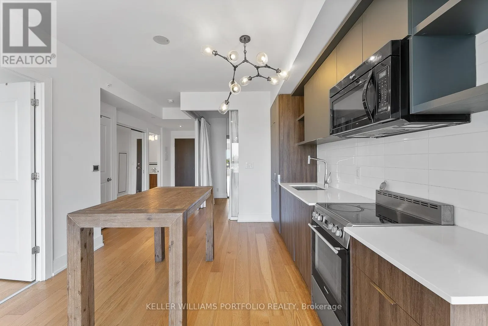 310 - 6 PARKWOOD AVENUE