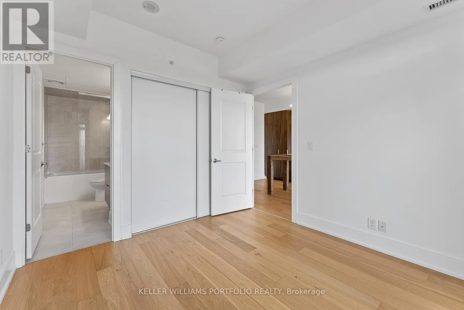 310 - 6 PARKWOOD AVENUE