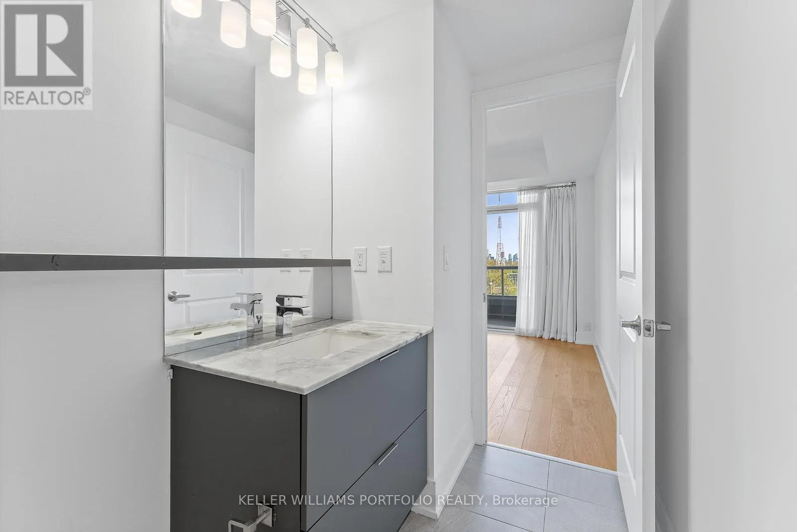 310 - 6 PARKWOOD AVENUE