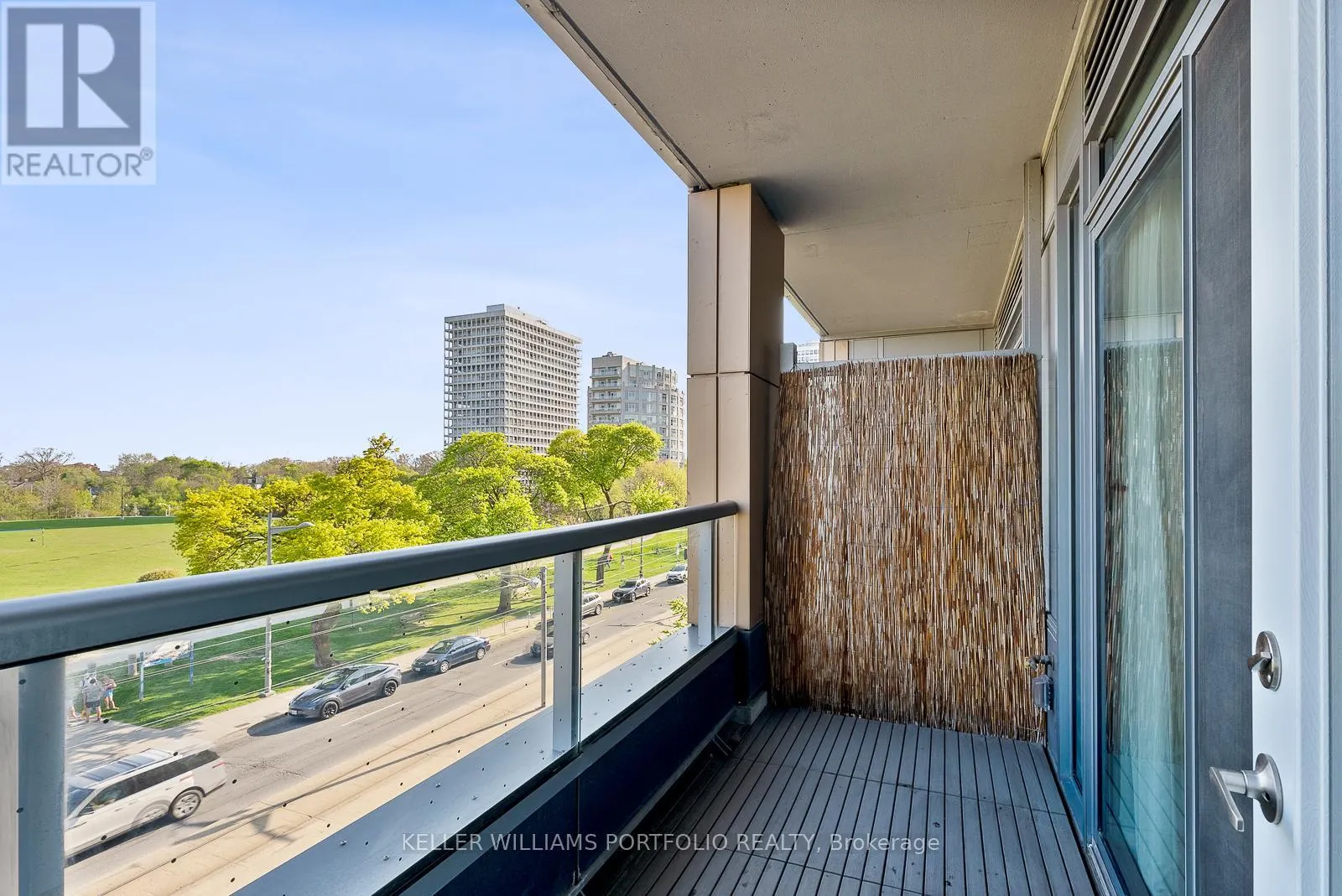 310 - 6 PARKWOOD AVENUE