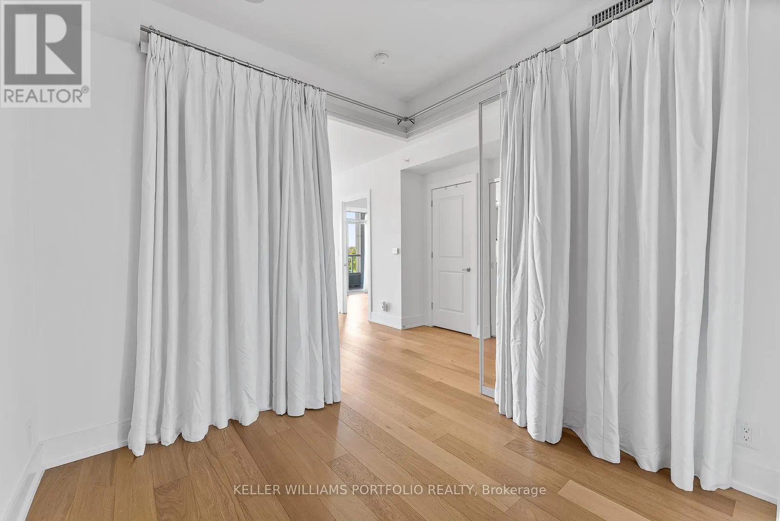 310 - 6 PARKWOOD AVENUE