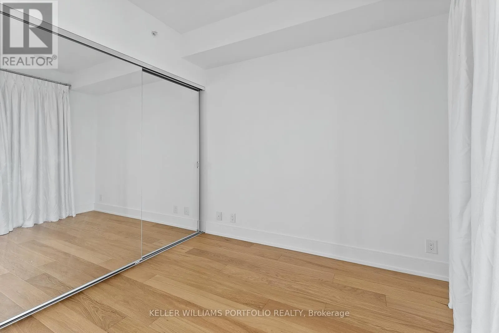 310 - 6 PARKWOOD AVENUE