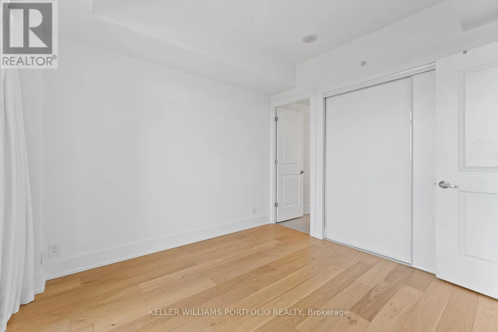 310 - 6 PARKWOOD AVENUE