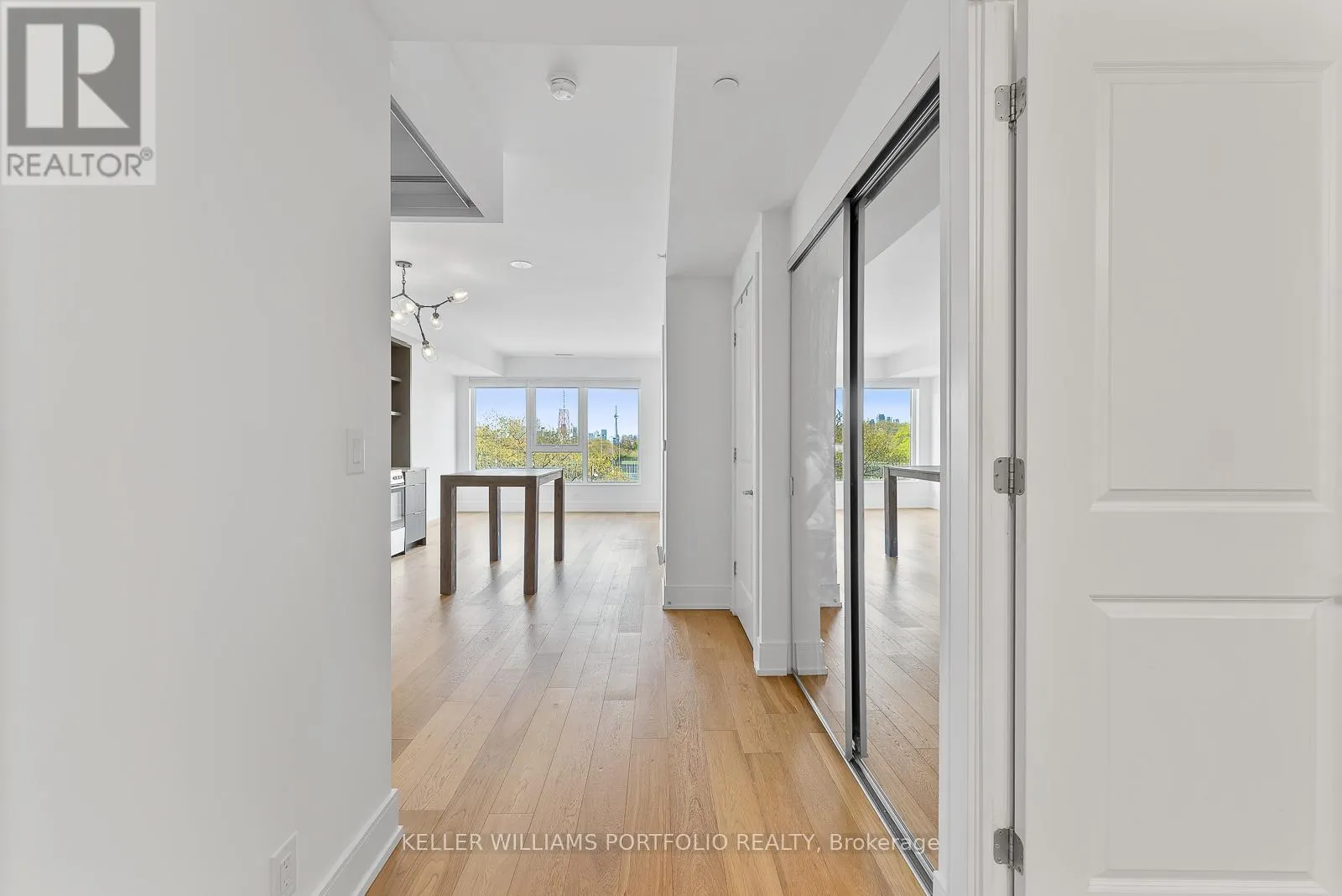 310 - 6 PARKWOOD AVENUE