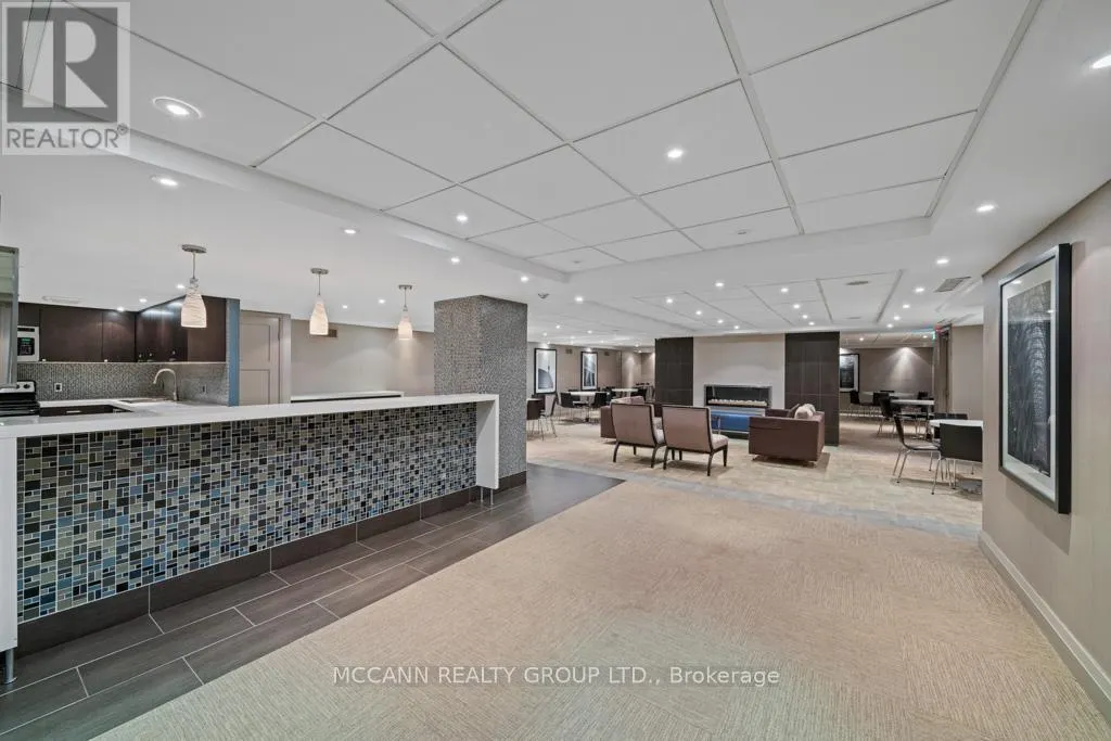 301 - 360 BLOOR STREET E