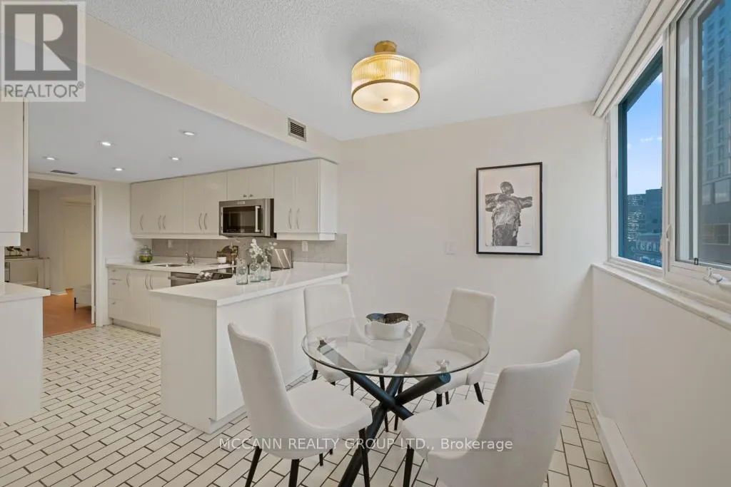 301 - 360 BLOOR STREET E