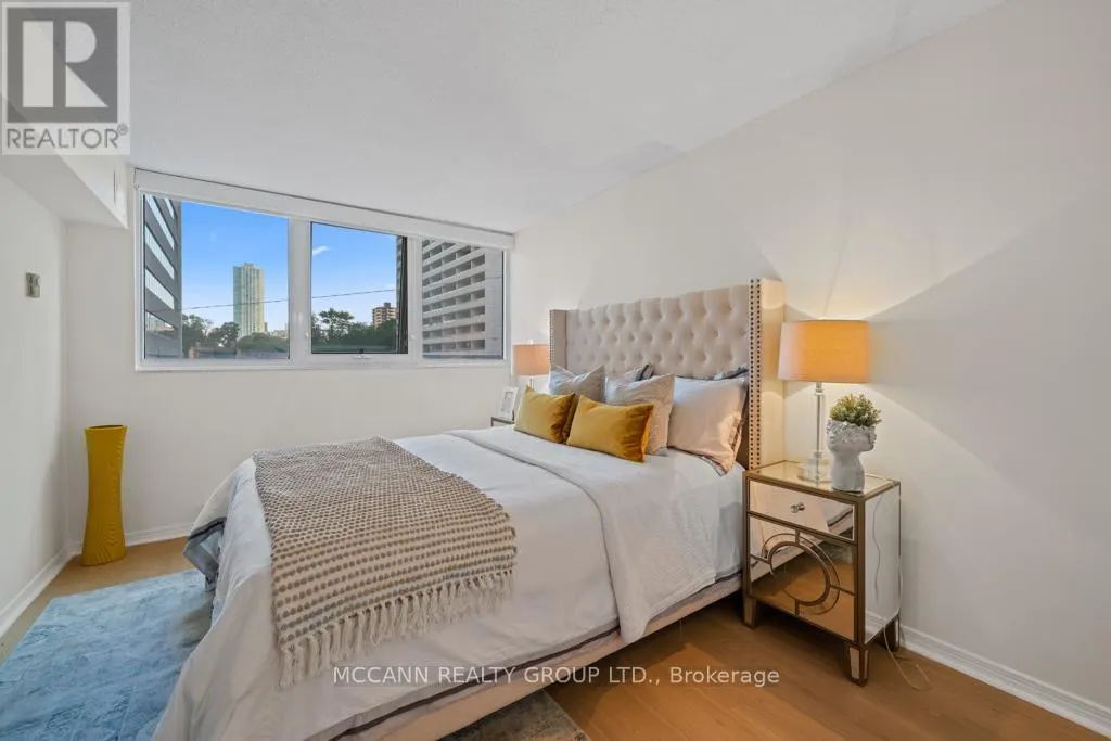 301 - 360 BLOOR STREET E