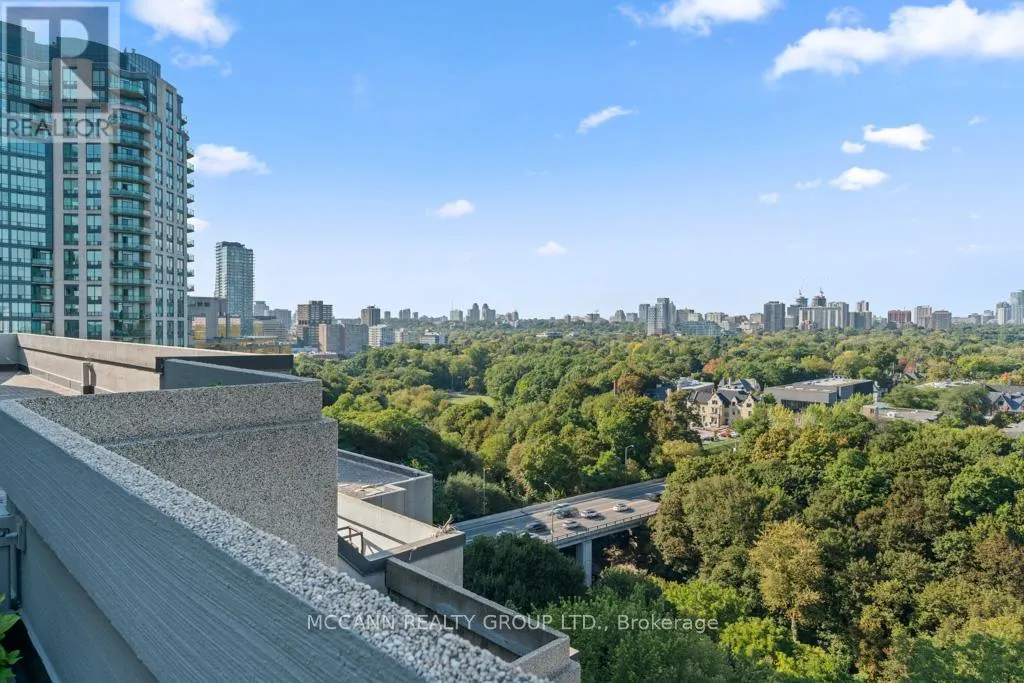 301 - 360 BLOOR STREET E