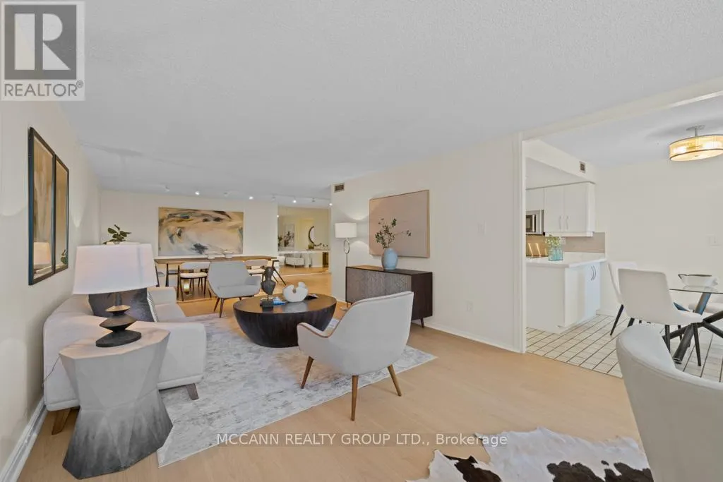 301 - 360 BLOOR STREET E