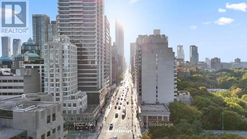 301 - 360 BLOOR STREET E