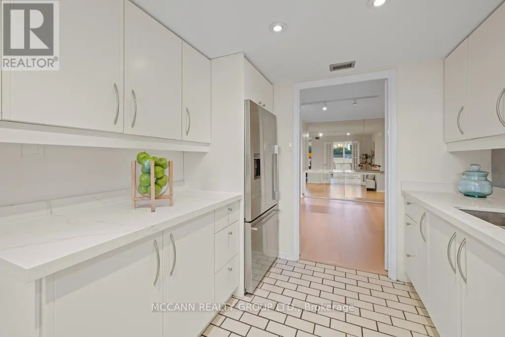 301 - 360 BLOOR STREET E