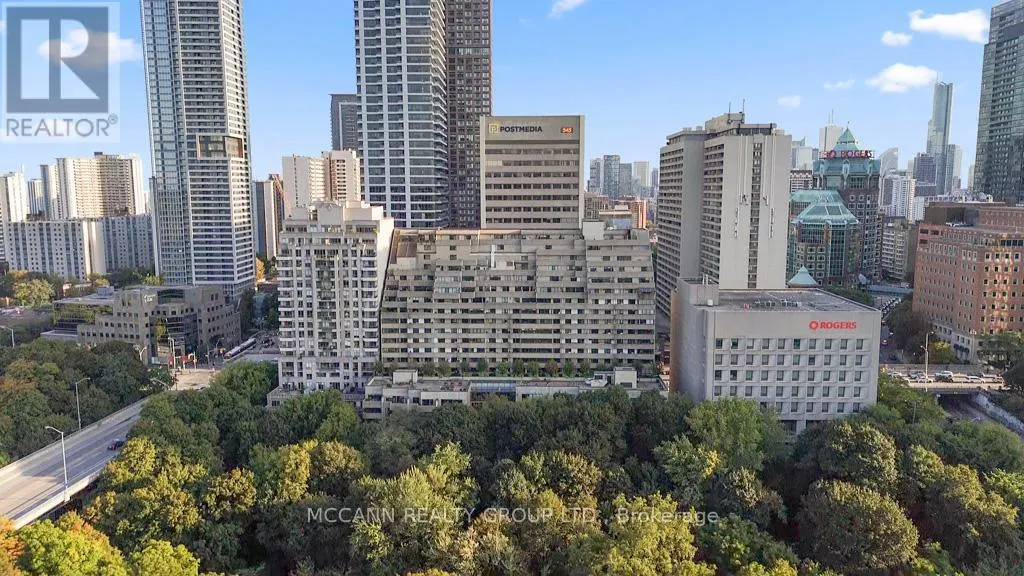 301 - 360 BLOOR STREET E