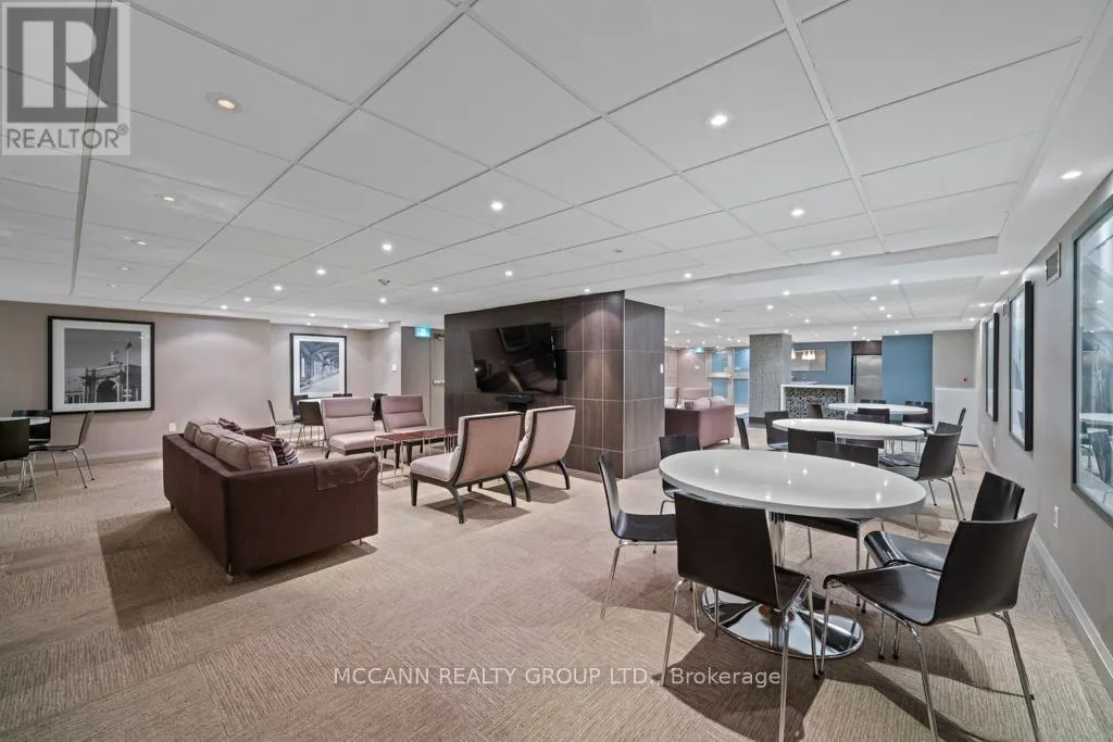 301 - 360 BLOOR STREET E