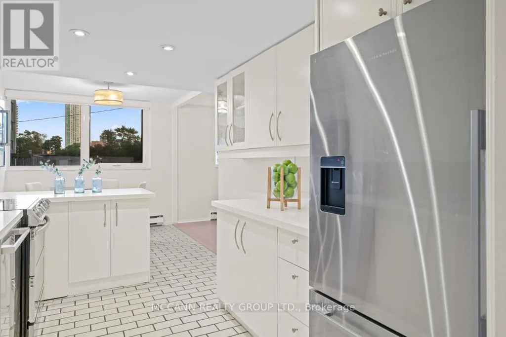 301 - 360 BLOOR STREET E