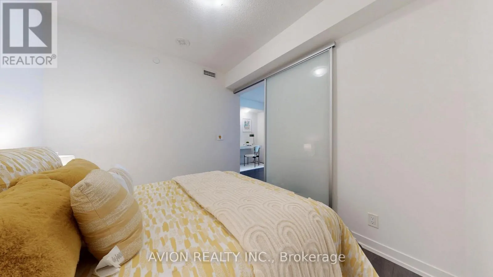 2007 - 60 SHUTER STREET