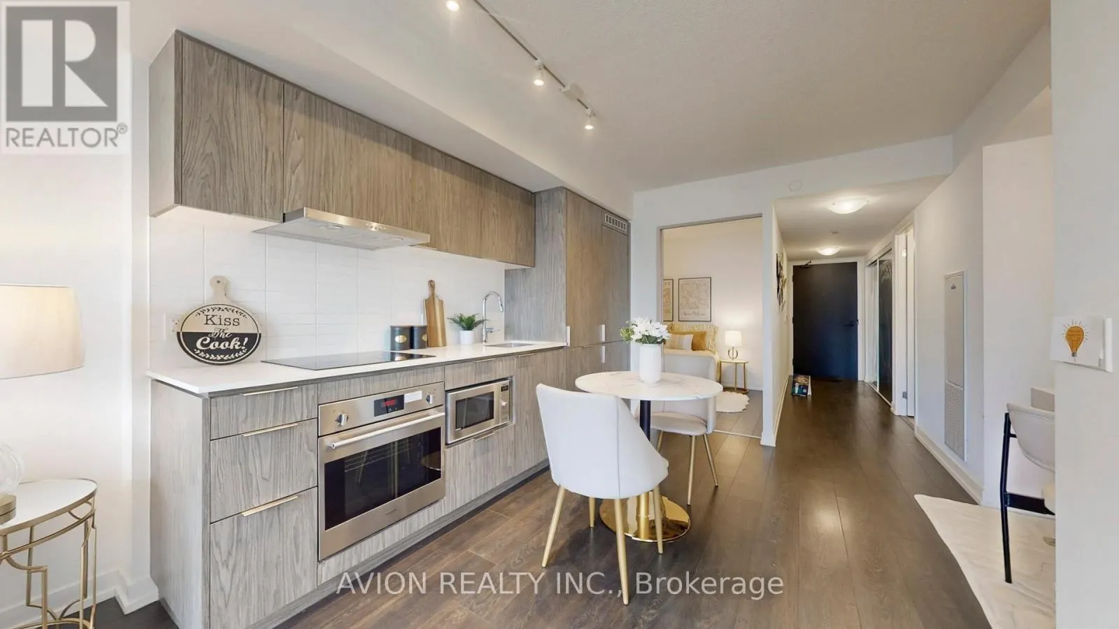 2007 - 60 SHUTER STREET