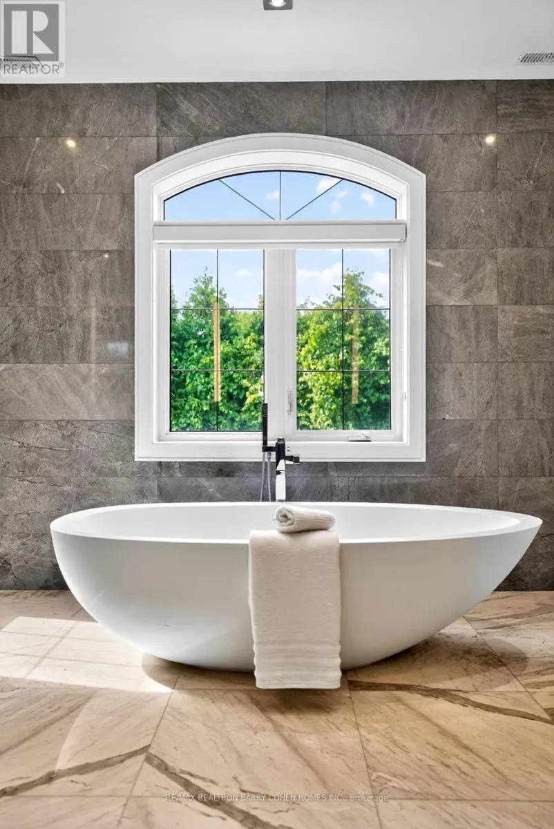 29 JUNEWOOD CRESCENT