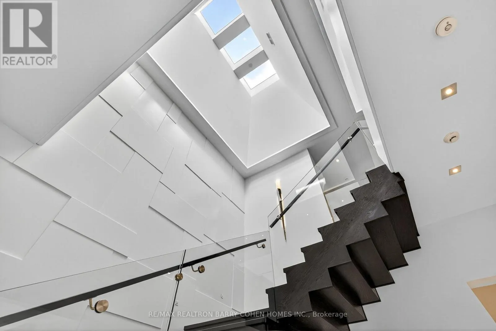 29 JUNEWOOD CRESCENT