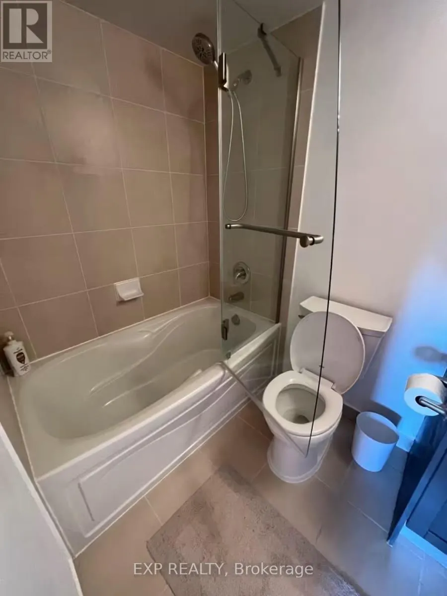 814 - 20 BLUE JAYS WAY