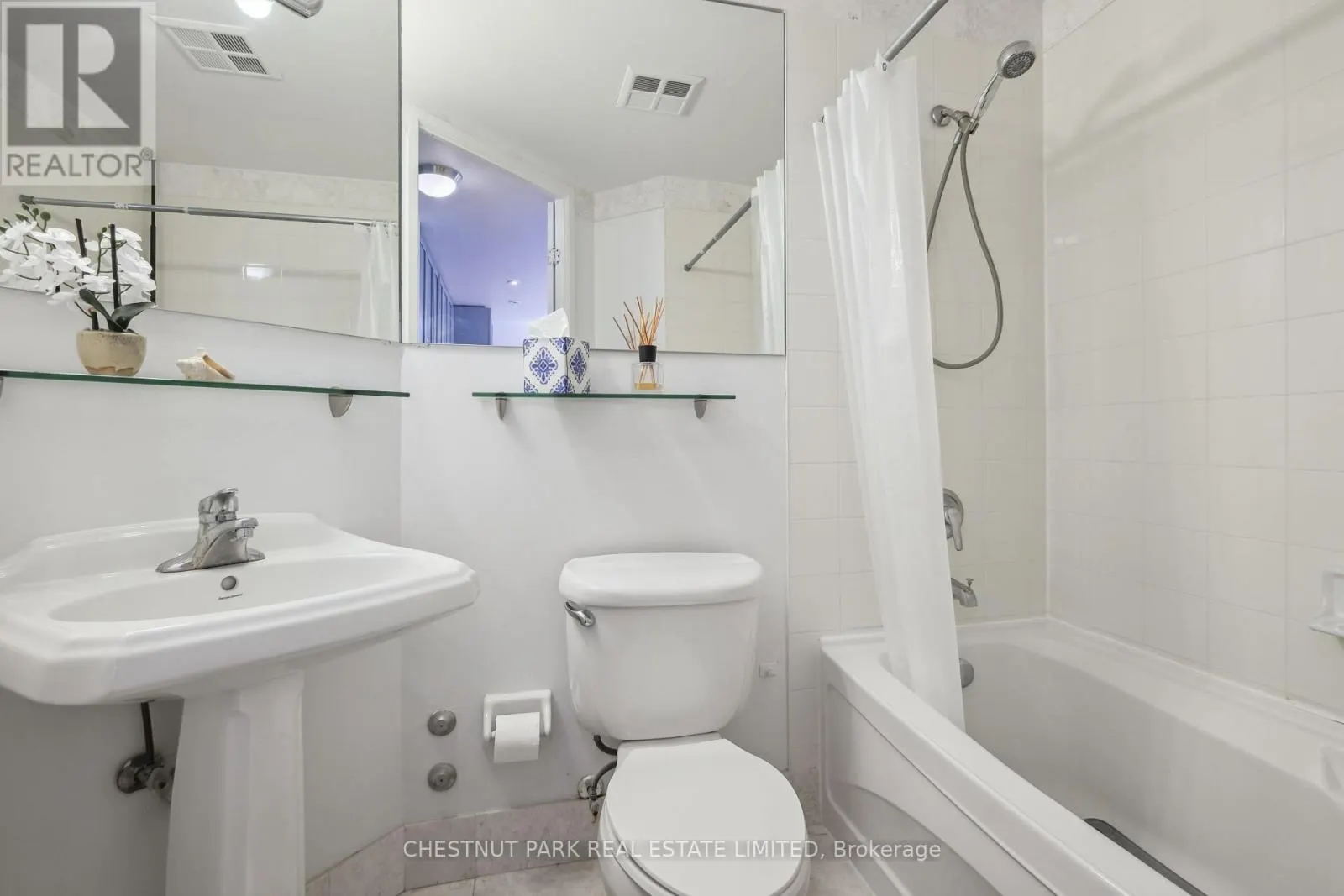 1014 - 85 BLOOR STREET E