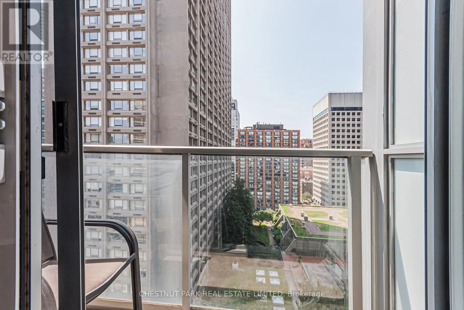 1204 - 21 BALMUTO STREET