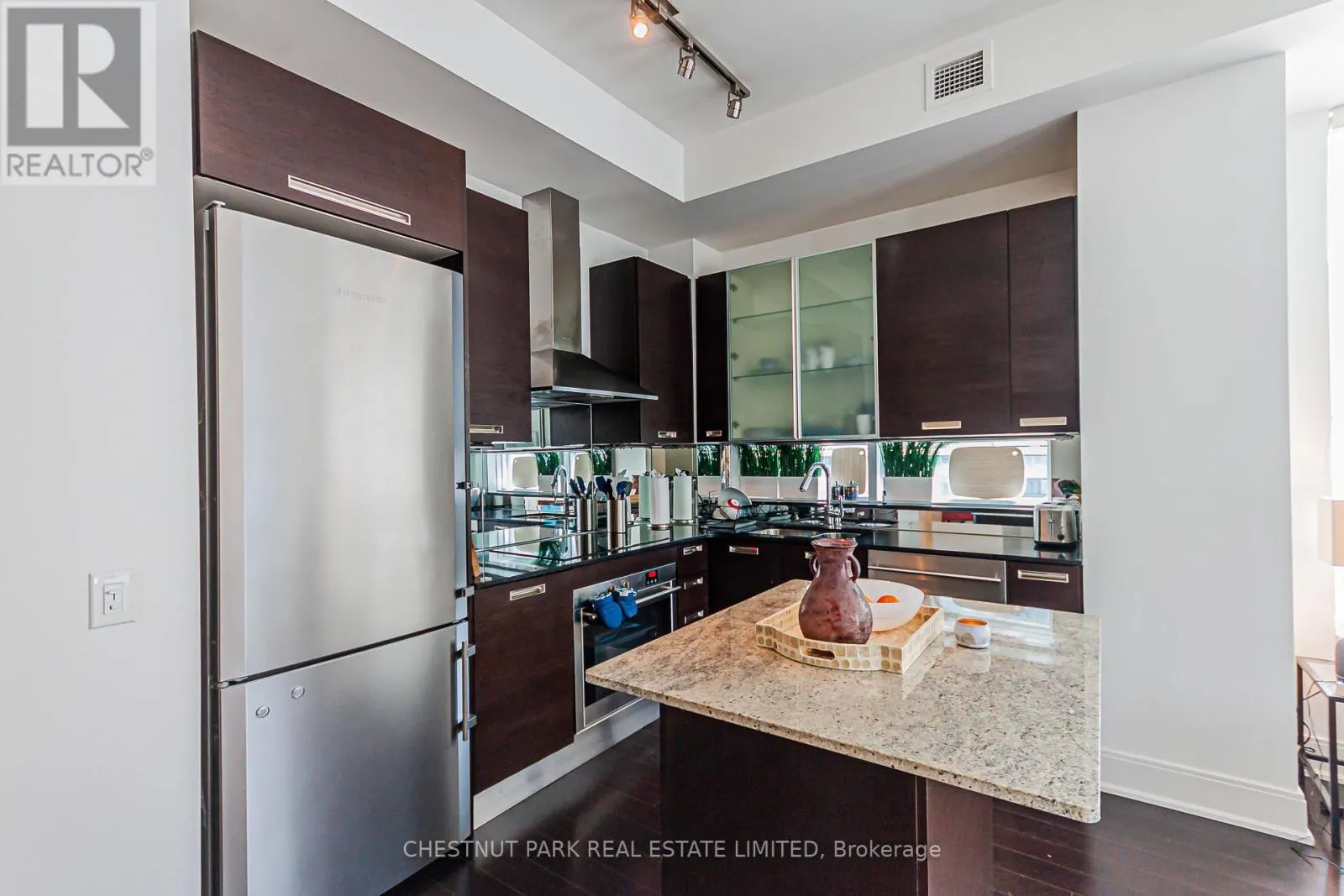 1204 - 21 BALMUTO STREET