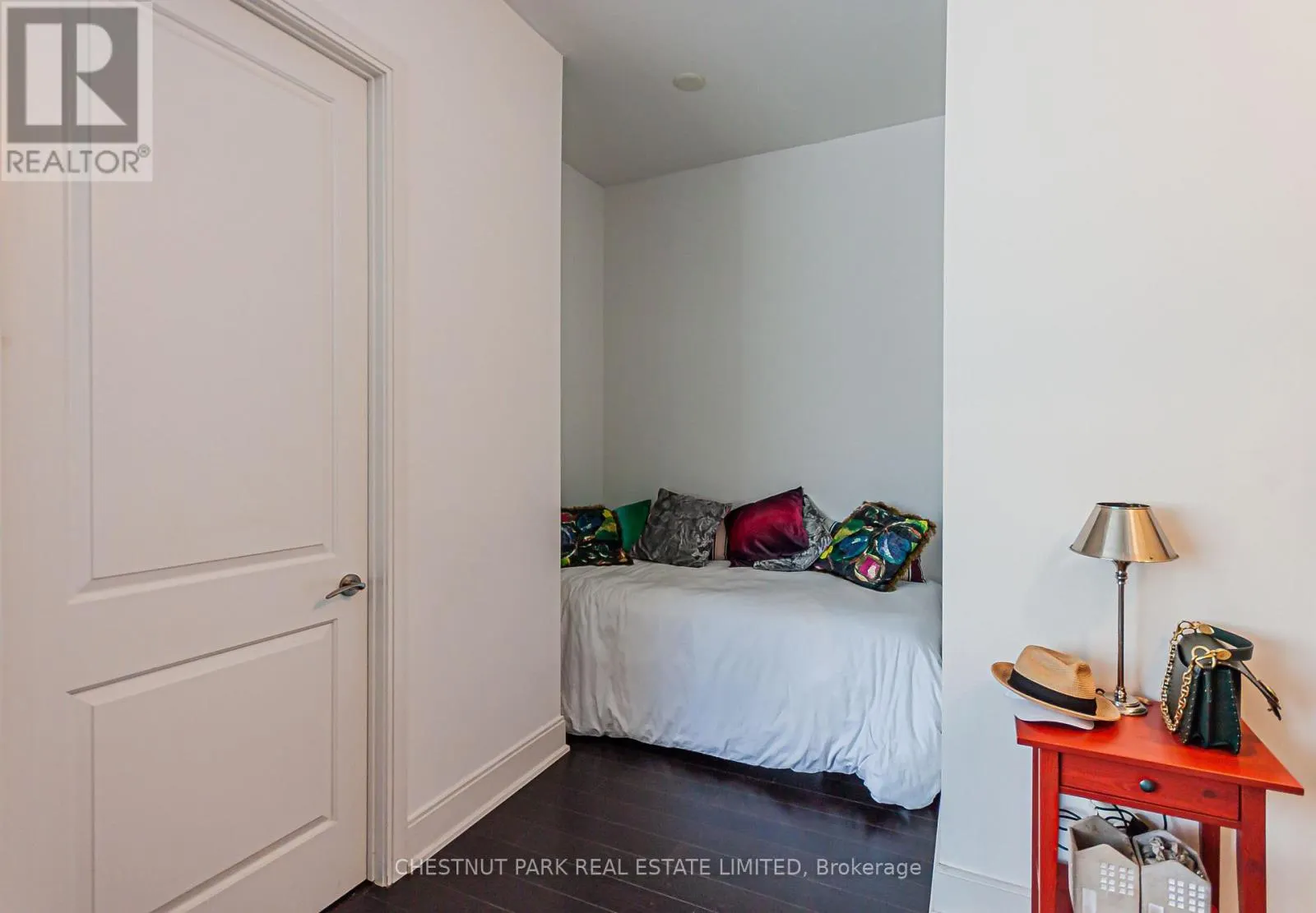 1204 - 21 BALMUTO STREET