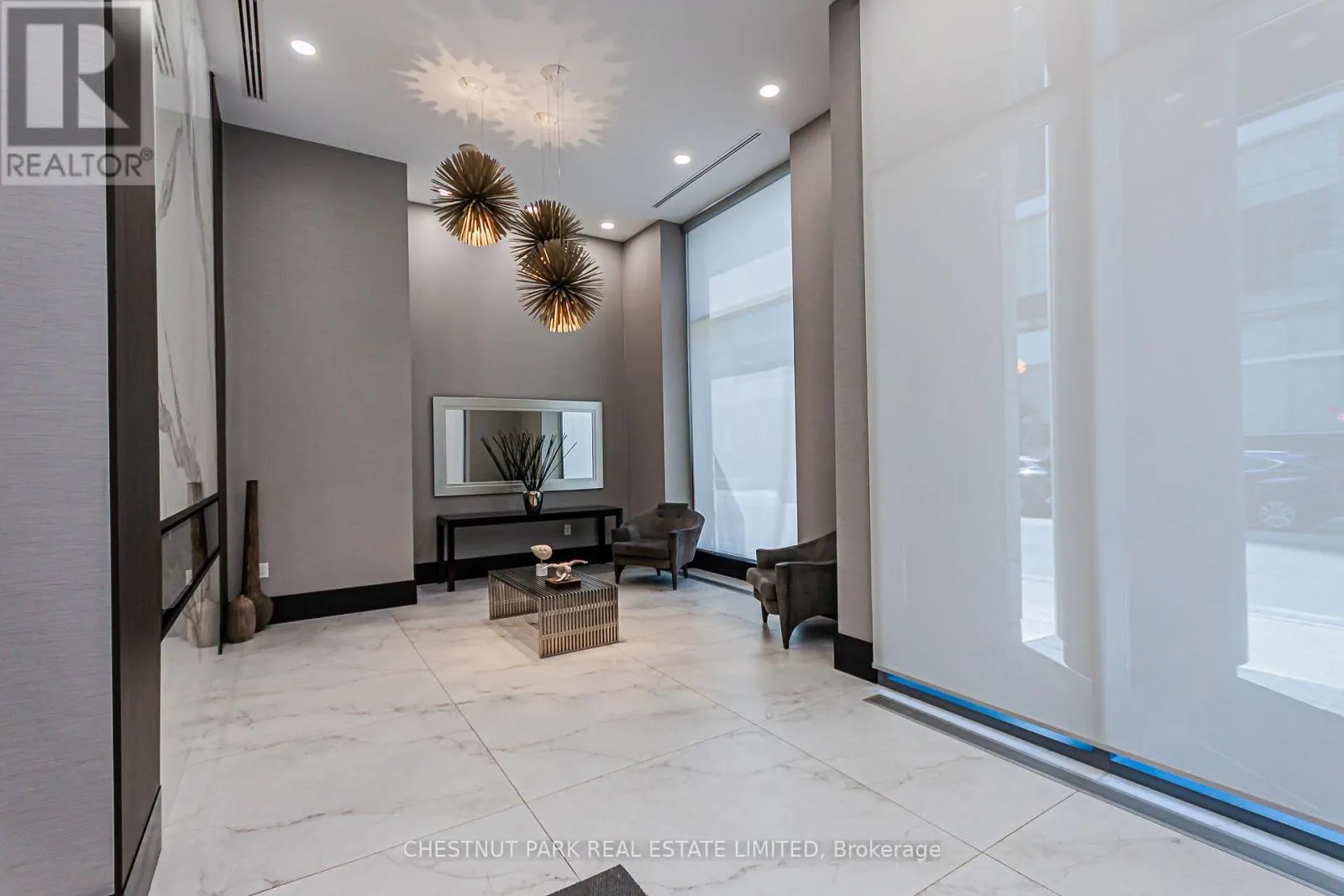 1204 - 21 BALMUTO STREET